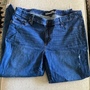 Universal Thread Deconstructed Ankle Jeans